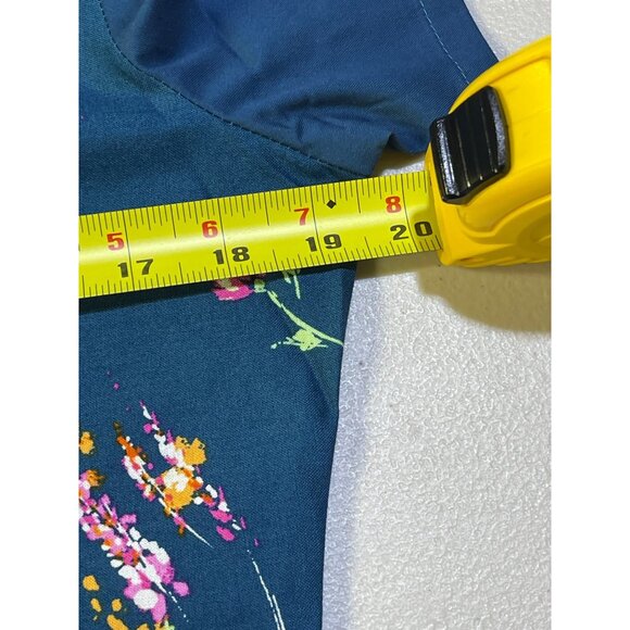 Tooniforms Size XS Winnie The Pooh & Piglet Floral Print Scrub V NeckTop - Picture 6 of 11